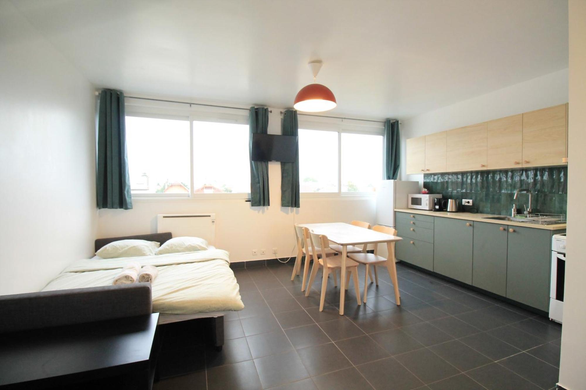 Escale-Marne Fr - 202 - Free Parking - Free Luggage Storage - All Equipped - Linen Included - Washing Machine - 10Mn Walk Metro 8 - Rer A - Panoramic View - From 1 To 14 Guests Maisons-Alfort Zimmer foto
